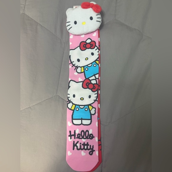 MADMIA Knee Soc Bundle - Pink and Blue Hello Kitty/Makeup NWT - Picture 5 of 6